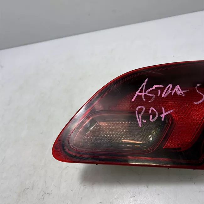 Fanale posteriore parte interno destro con proiettori xeno