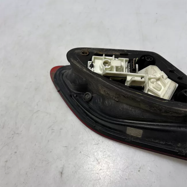 Fanale posteriore parte interno destro con proiettori xeno