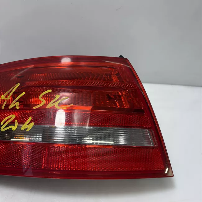 Fanale posteriore parte esterno sinistro