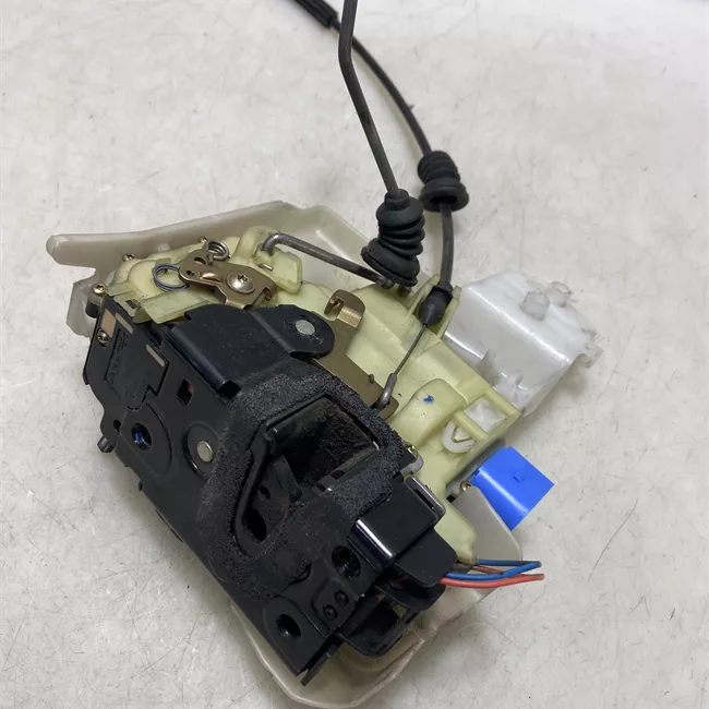 Serratura porta anteriore sinistra