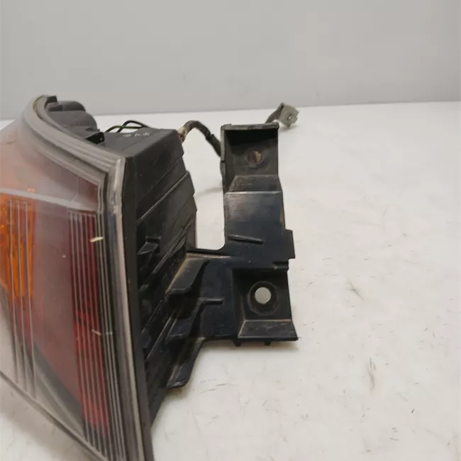 Fanale posteriore parte esterno sinistro