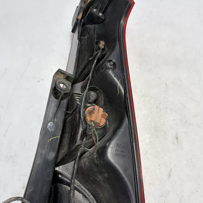 Fanale posteriore parte inferiore sinistro