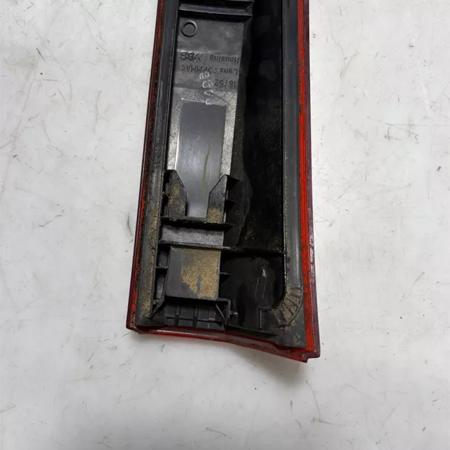 Fanale posteriore parte superiore sinistro