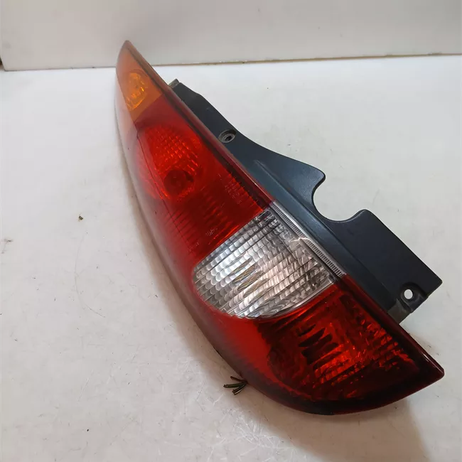 Fanale posteriore sinistro