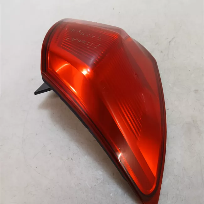 Fanale posteriore parte esterno sinistro