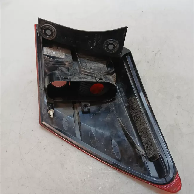 Fanale posteriore parte esterno sinistro