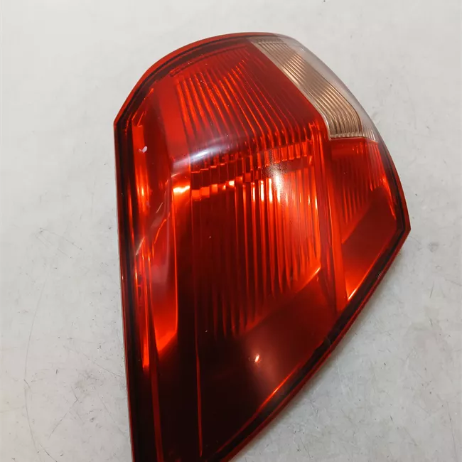 Fanale posteriore parte esterno sinistro