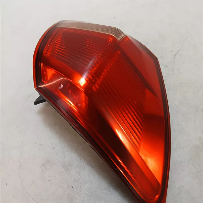 Fanale posteriore parte esterno sinistro