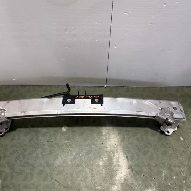 Traversa paraurti anteriore