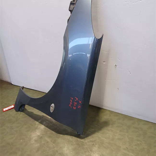 Parafango anteriore sinistro