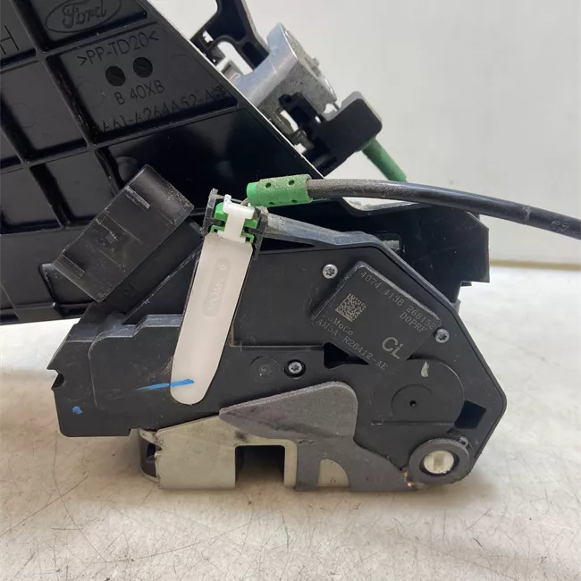 Serratura porta posteriore destra con sistema di chiusura centrale