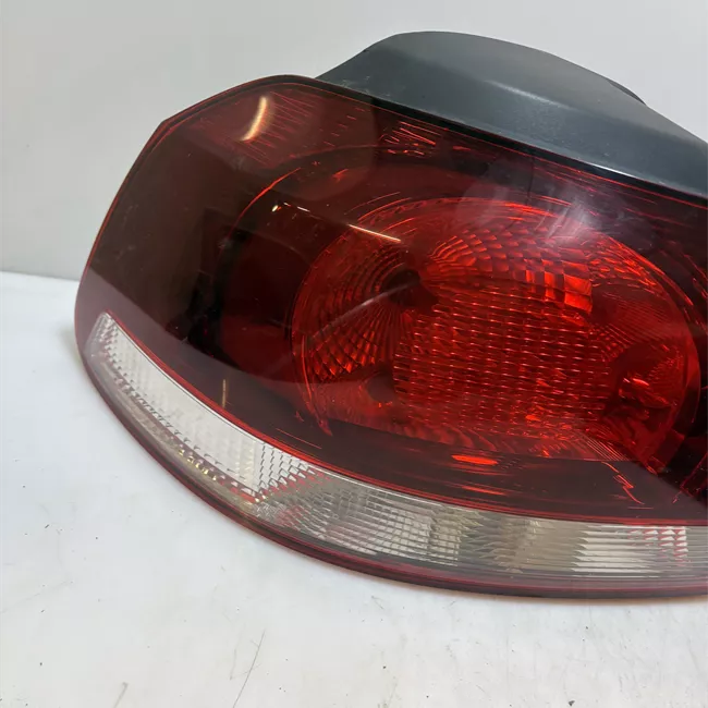 Fanale posteriore parte esterno sinistro HELLA