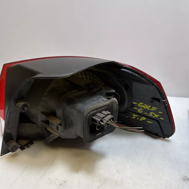 Fanale posteriore parte esterno sinistro HELLA