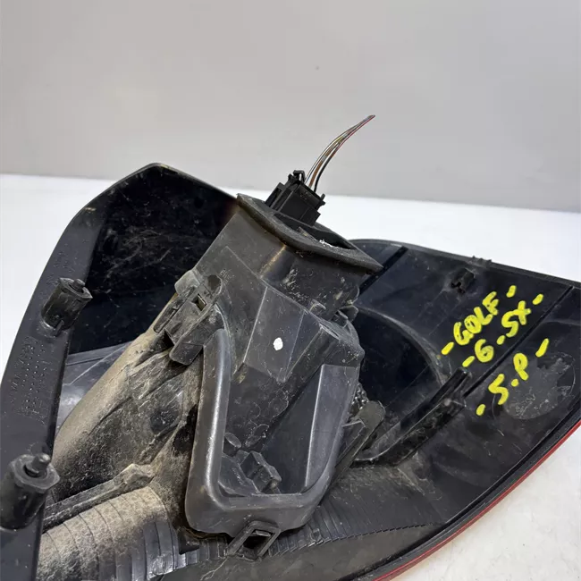 Fanale posteriore parte esterno sinistro HELLA