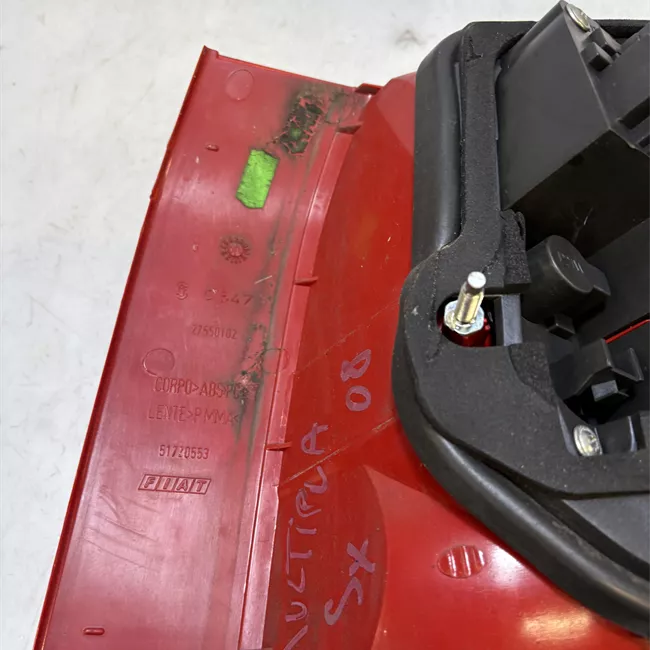 Fanale posteriore sinistro