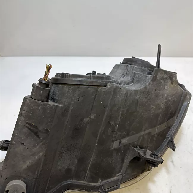 Proiettore destro Valeo