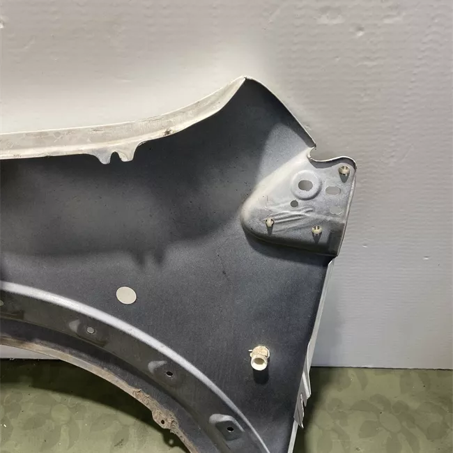 Parafango anteriore destro