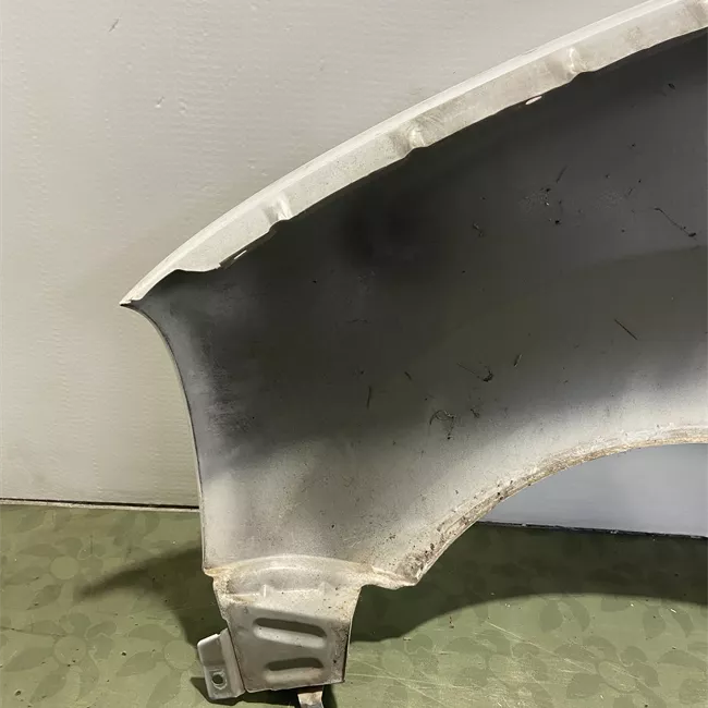 Parafango anteriore destro