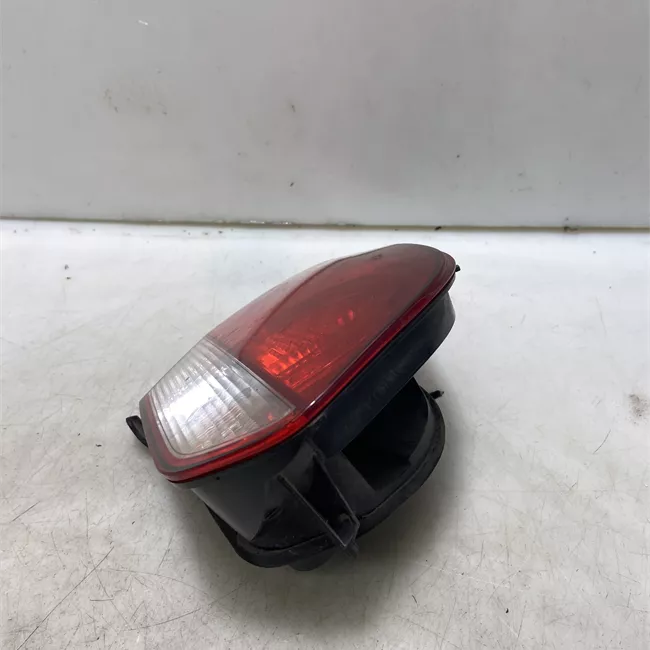 Fanale posteriore parte interno sinistro HELLA