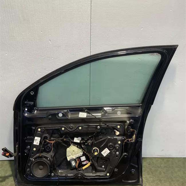 Porta anteriore destra