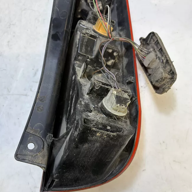 Fanale posteriore sinistro