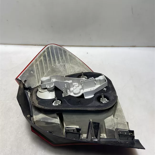 Fanale posteriore sinistro