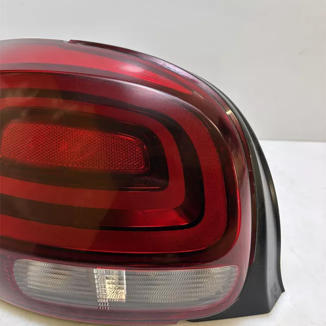 Fanale posteriore sinistro con 1 retromarcia