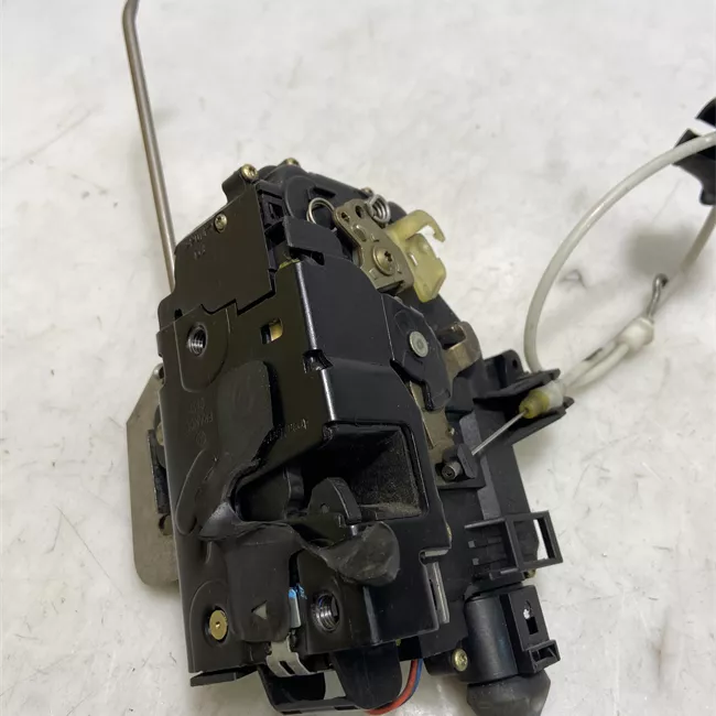 Serratura porta anteriore sinistra