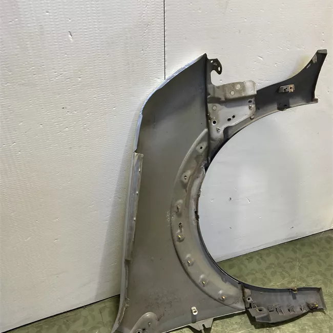 Parafango anteriore destro