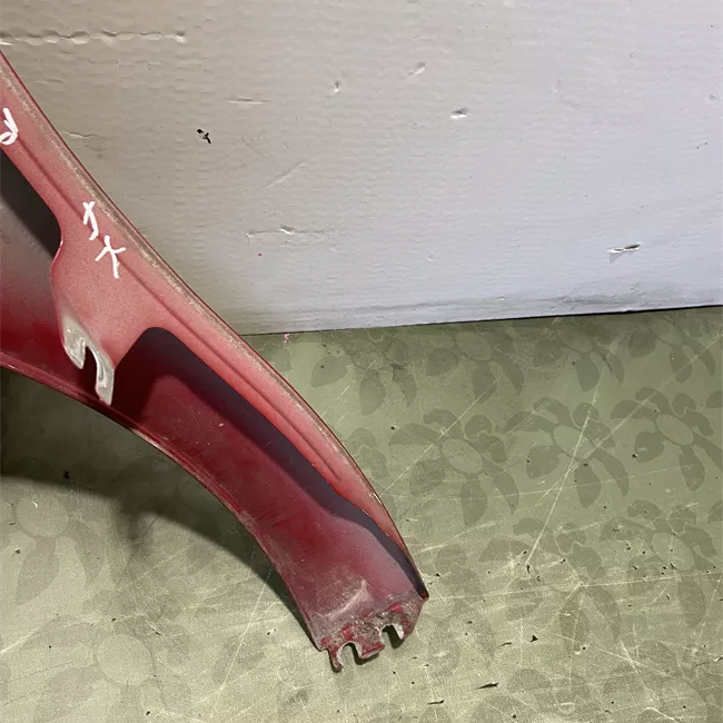 Parafango anteriore destro