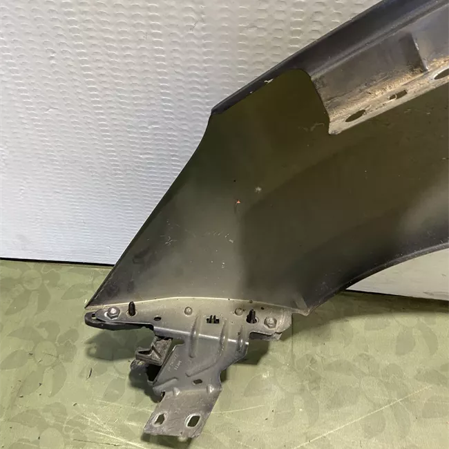 Parafango anteriore destro