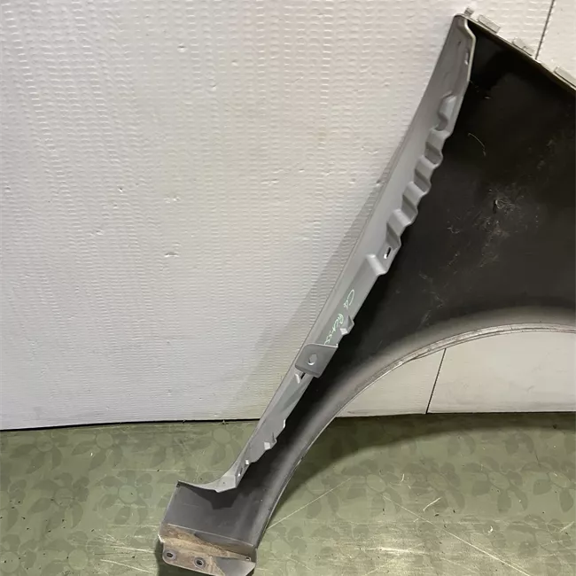 Parafango anteriore sinistro