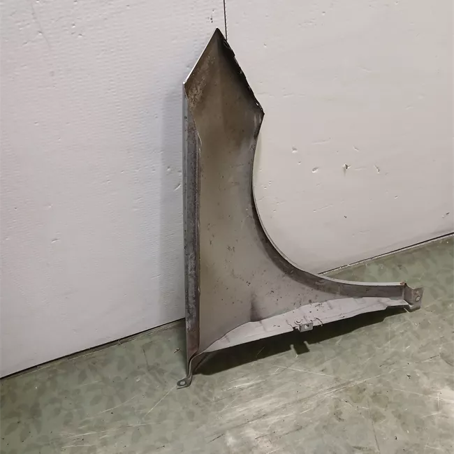 Parafango anteriore sinistro