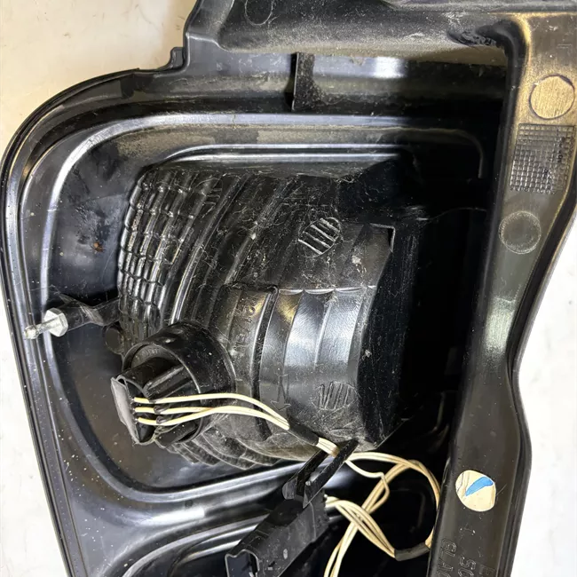 Fanale posteriore sinistro