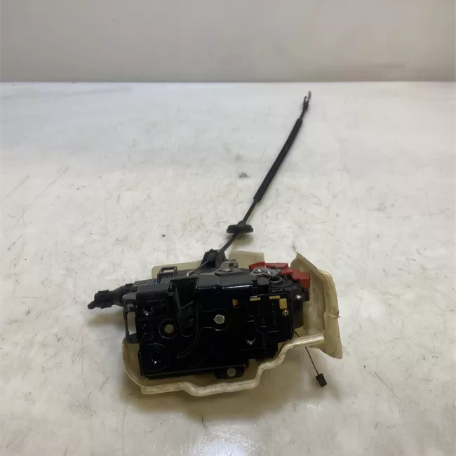 Serratura porta anteriore destra