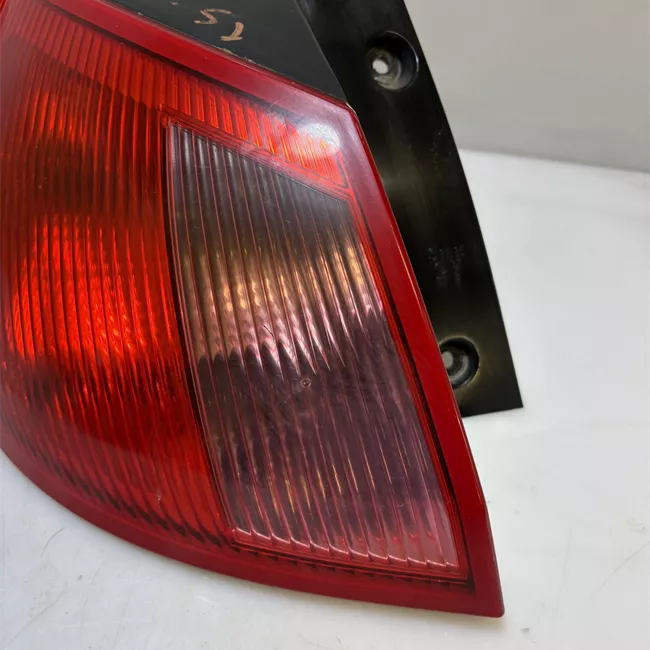 Fanale posteriore parte esterno sinistro