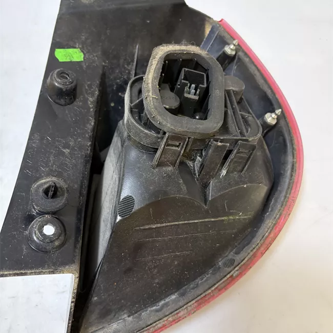 Fanale posteriore parte esterno sinistro