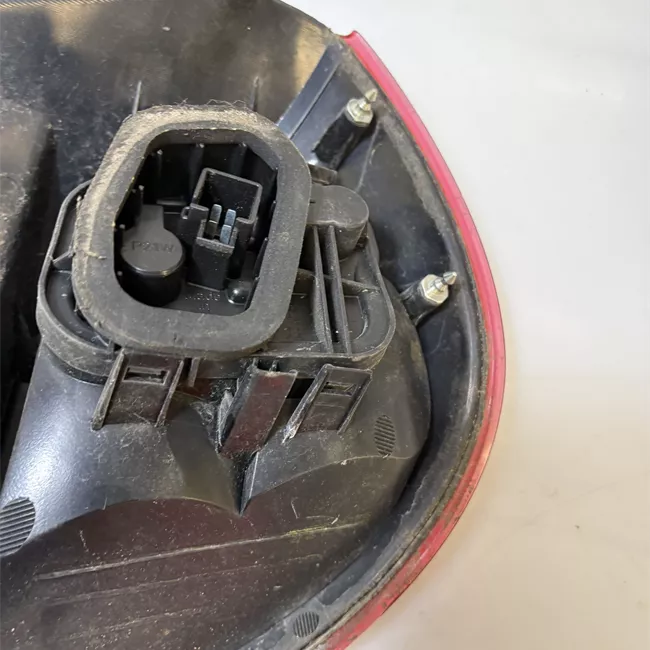 Fanale posteriore parte esterno sinistro