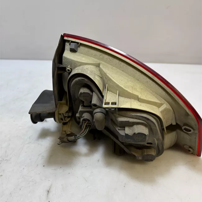 Fanale posteriore parte esterno sinistro