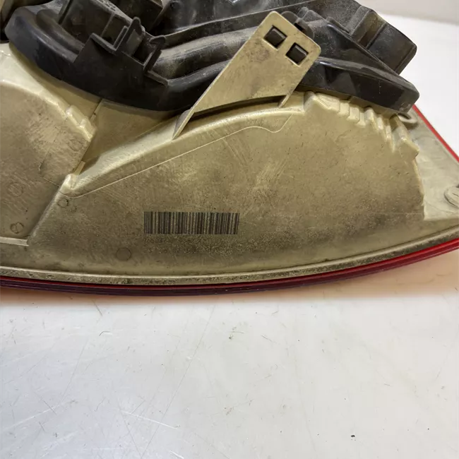 Fanale posteriore parte esterno sinistro