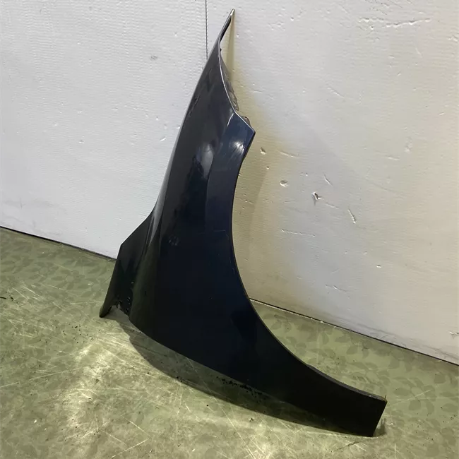 Parafango anteriore destro