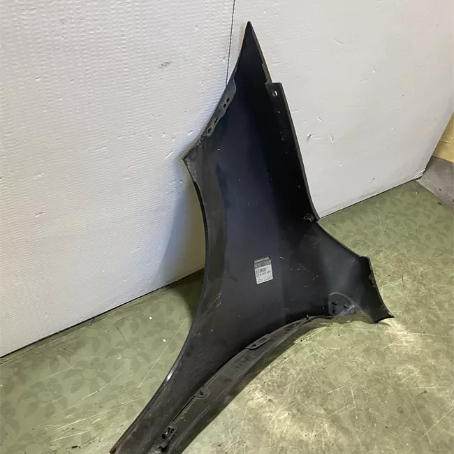 Parafango anteriore destro