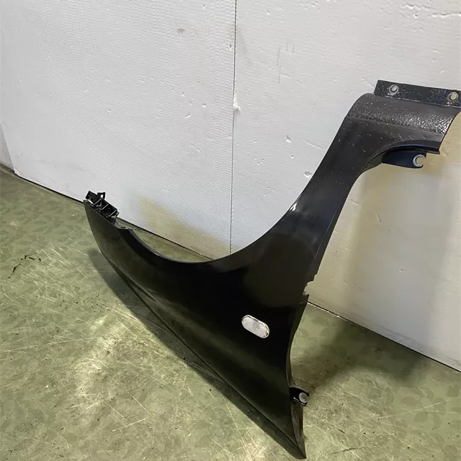 Parafango anteriore destro