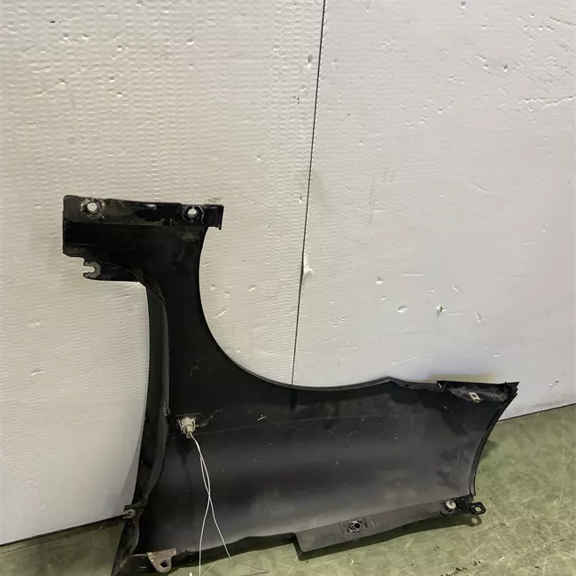 Parafango anteriore destro