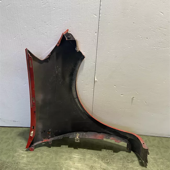 Parafango anteriore sinistro cerchi 15