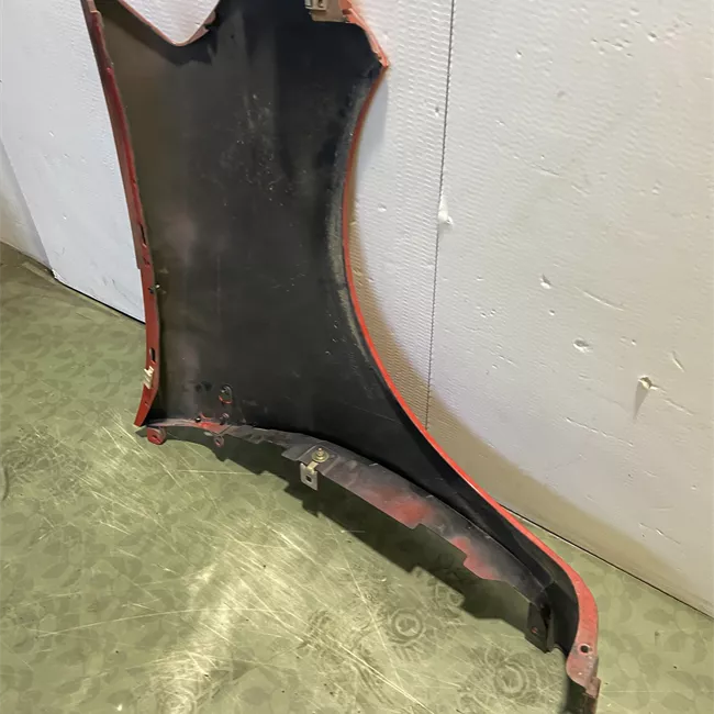 Parafango anteriore sinistro cerchi 15