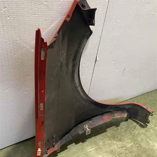 Parafango anteriore sinistro cerchi 15