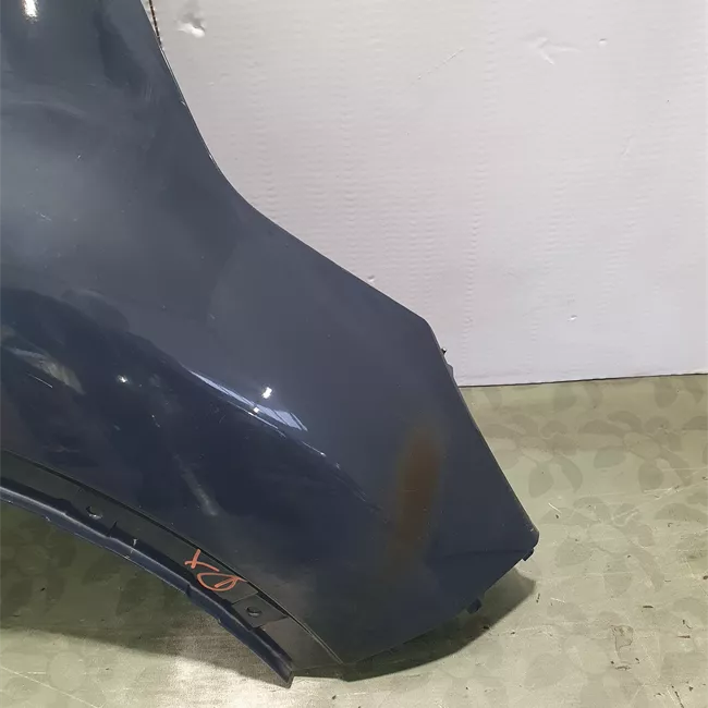 Parafango anteriore destro