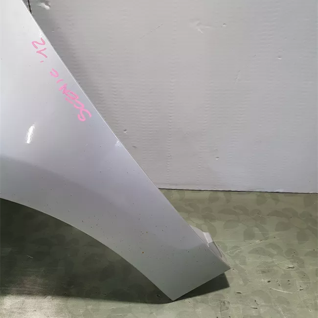 Parafango anteriore sinistro