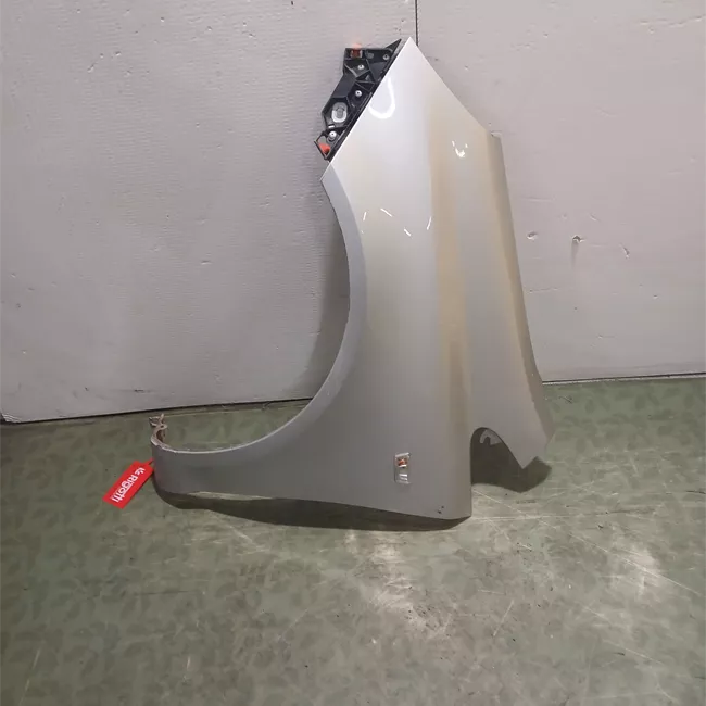 Parafango anteriore sinistro